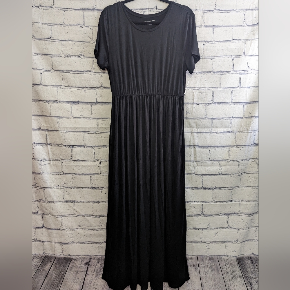 Black Short-Sleeve Maxi Dress - Women